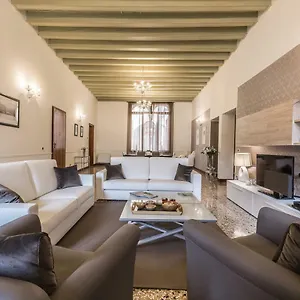  Appartement Ca' Del Monastero 4 Collection Up To 8 Guests With Lift