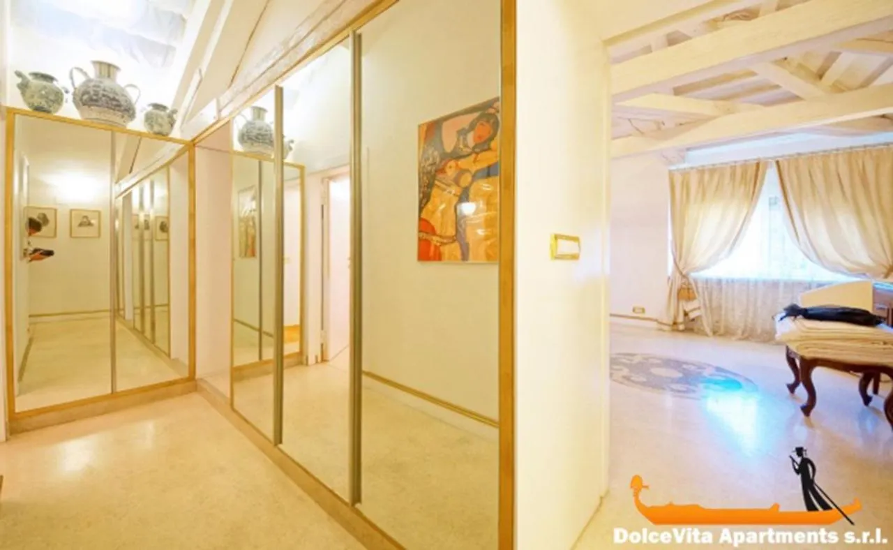 Wellvenice Fenice Apartment Venice